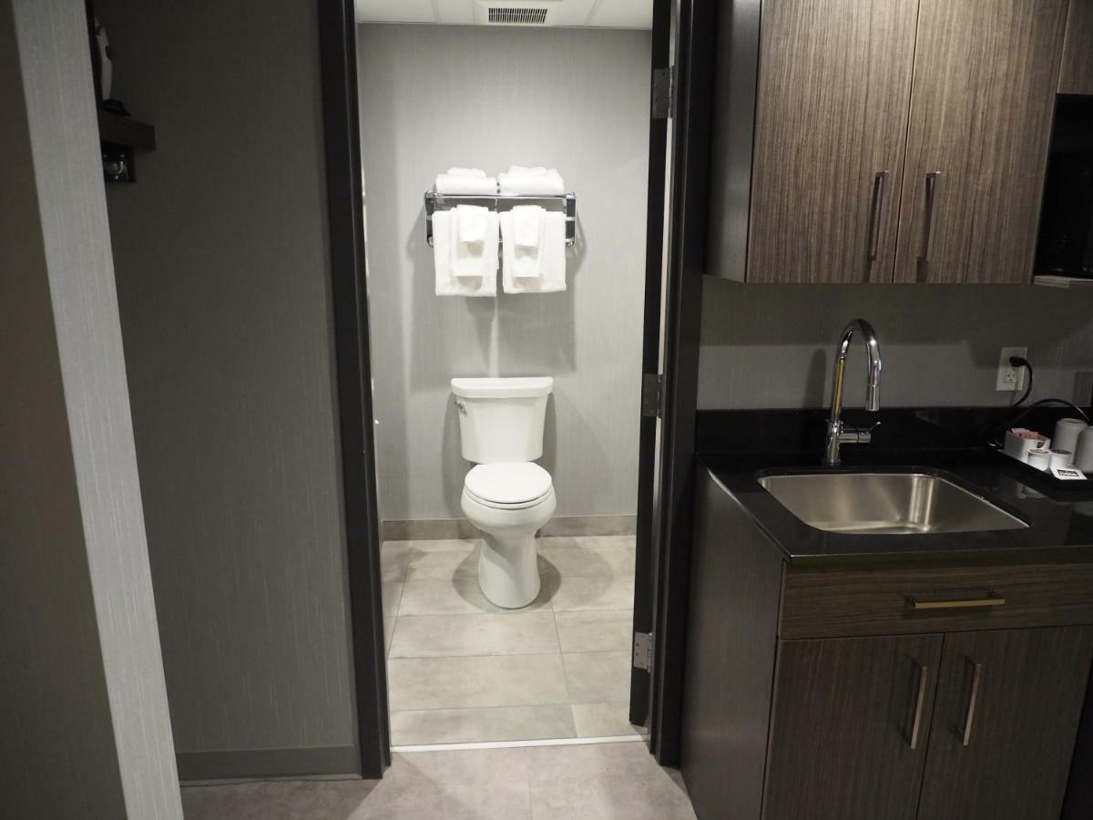 Hotel & Suites Le Dauphin Quebec Εξωτερικό φωτογραφία